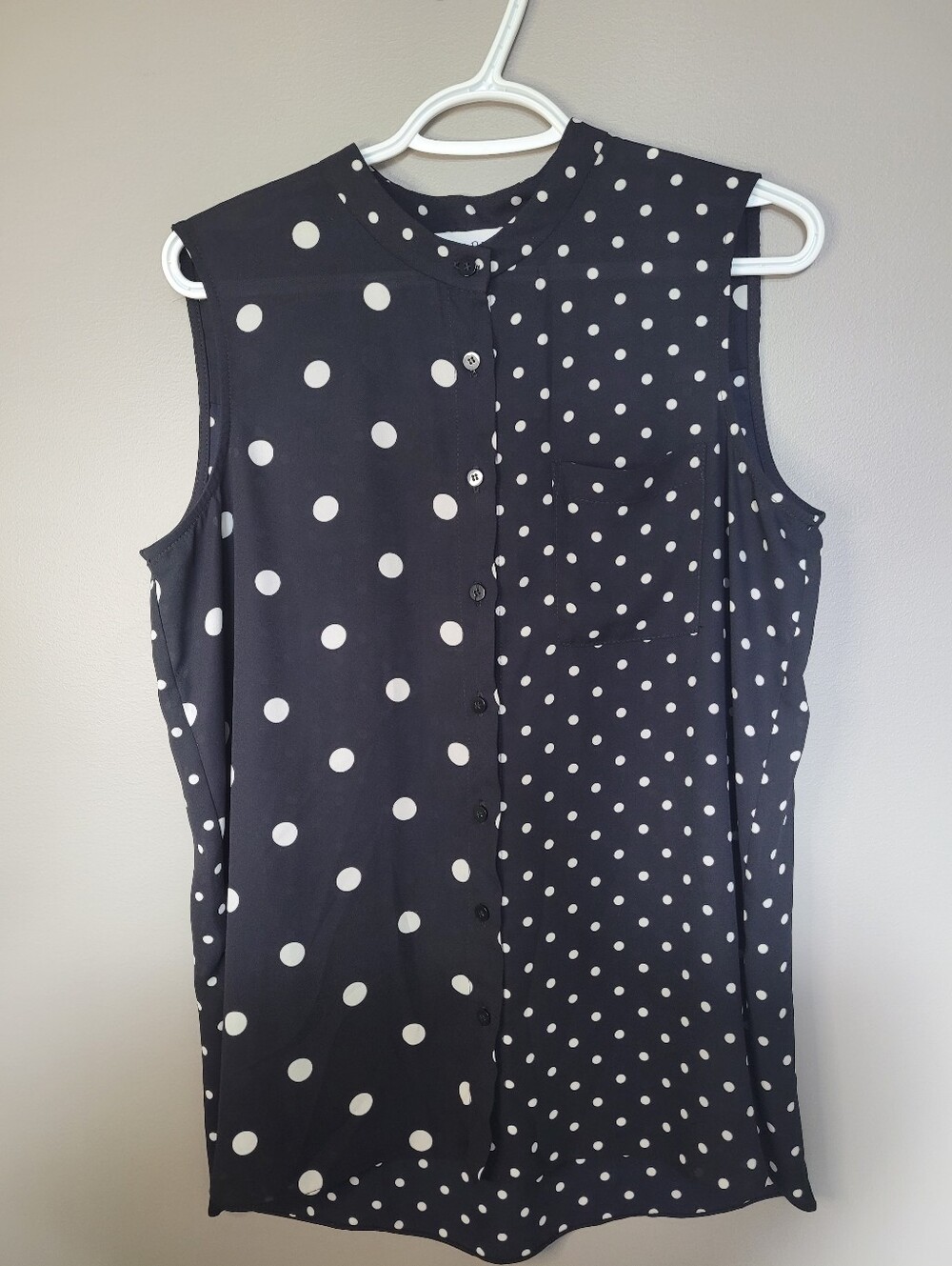 Joseph Ribkoff Black And White Polka Dot Sleeveless Top Button Up Flowy Sheer 12